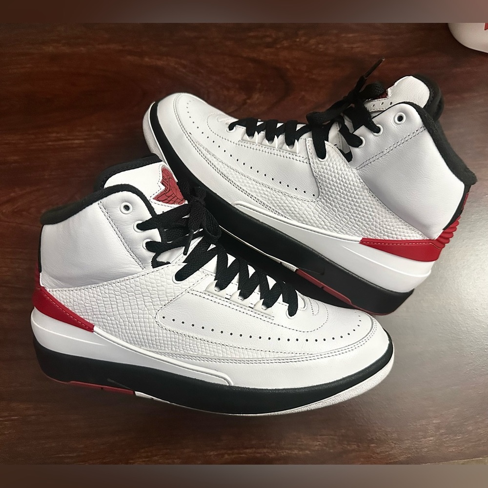 Nike Air Jordan 2 Retro Chicago Size 8 Mens
